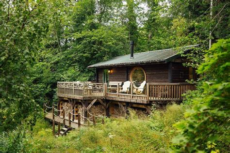 Cabins in Wales | Canopy & Stars