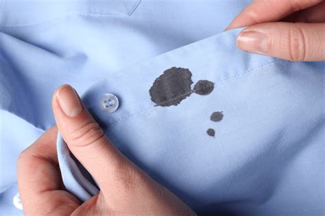 How To Remove Oil Stains From Clothes (7 Methods) - ManMadeDIY