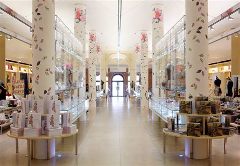 TOP 10 MUSEUM GIFT STORES IN THE WORLD!