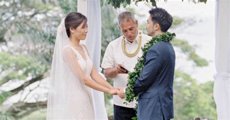 What to Expect at a Traditional Hawaiian Wedding