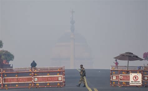 Delhi Smog, Delhi Air Crisis: "We Have Become A Gas Chamber": Life In Smog-Covered Delhi