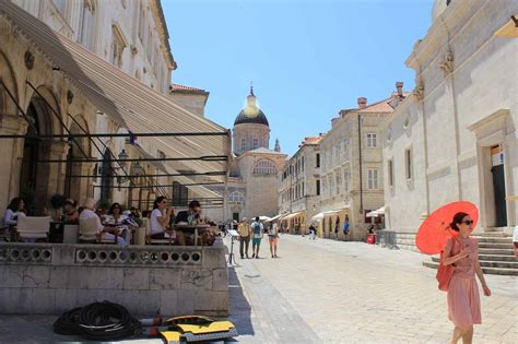 WALKING TOUR IN THE OLD TOWN OF DUBROVNIK - Croatia Gems