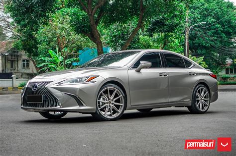 LEXUS ES300H - HYBRID FORGED SERIES: HF-3 - Vossen Wheels