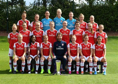 2019/2020 Arsenal Women team photo. : Gunners