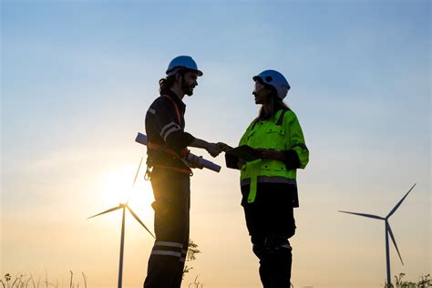 4 Ways to Improve Job Site Safety for Wind Farm Technicians - GoFormz