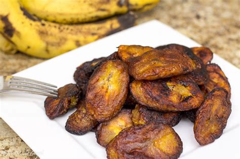 An easy and quick recipe for making fried ripe plantains to be eaten as ...