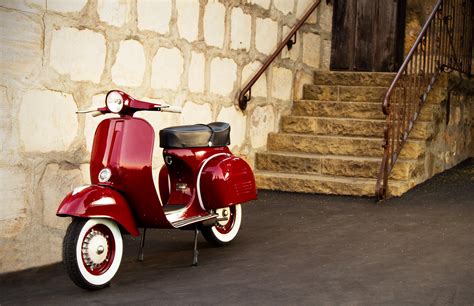 Vespa Retro Scooter Gallery: dark Red Vespa made in italy 1966