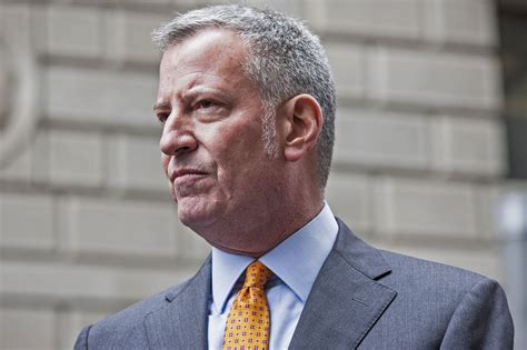 De Blasio fires back at Trump administration with NYPD order