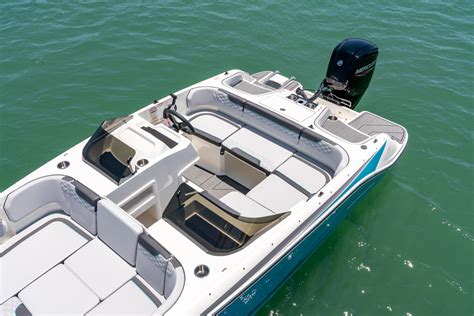 Boat Review: Bayliner Element M17 | Chesapeake Bay Magazine