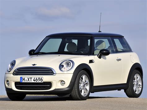 Cooper Hatchback / 1st generation facelift / Cooper / MINI / Database / Carlook