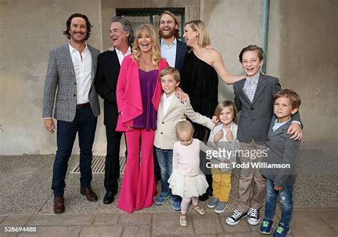 Kurt Russell And Goldie Hawn Children Photos and Premium High Res ...