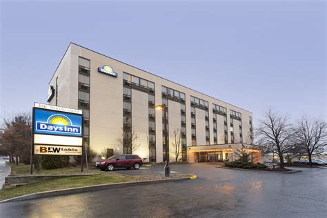 Days Inn by Wyndham Ottawa West | Ottawa, ON Hotels