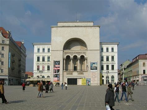 Opernhaus Timisoara (Timisoara, 1875) | Structurae