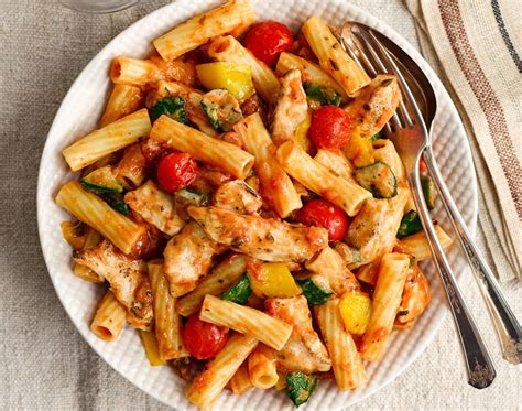 Chicken pasta recipes – Chicken and Mediterranean veg pasta | Slimming World