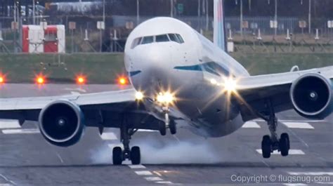 Boeing 767 Landing Gear Banged To Its Limits