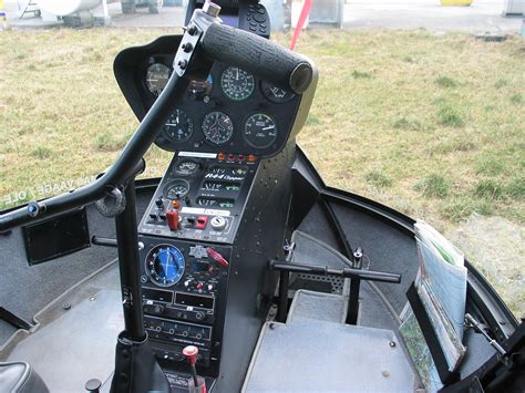 ROBINSON R44 COCKPIT | Instrumentpanel i R44, LN-OGC. | CHCmech | Flickr