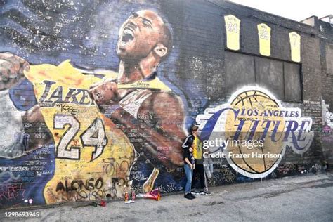 Kobe Bryant Mural Photos and Premium High Res Pictures - Getty Images