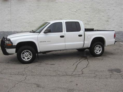 Sell used 2002 Dodge Dakota Sport Crew Cab Pickup 4-Door 3.9L, one owner, white, 4WD, in ...