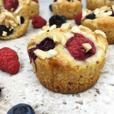 Mixed Berry Muffins – Baking Like a Chef