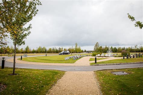 A Funeral at South Oxfordshire Crematorium and Memorial Park - Funeral Photography by Shaun Foulds