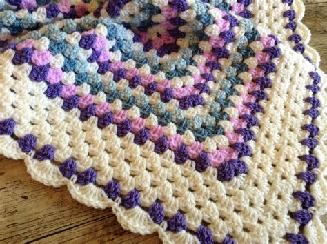 How to add a simple shell border to a granny square baby blanket - Crochet Tutorial | Crochet ...