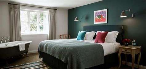 The Stump, Cirencester. Expert reviews and highlights | The Hotel Guru