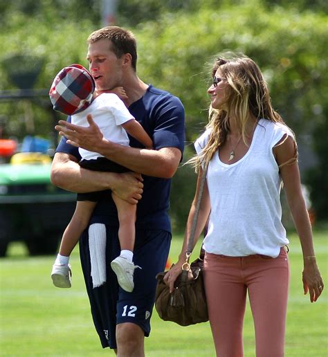 Celebs who take their kids to work | Gisele bündchen, Sommertrends ...