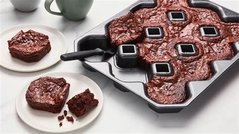 The Best Brownie Pan for Each Brownie Style, Tested and Reviewed | Epicurious