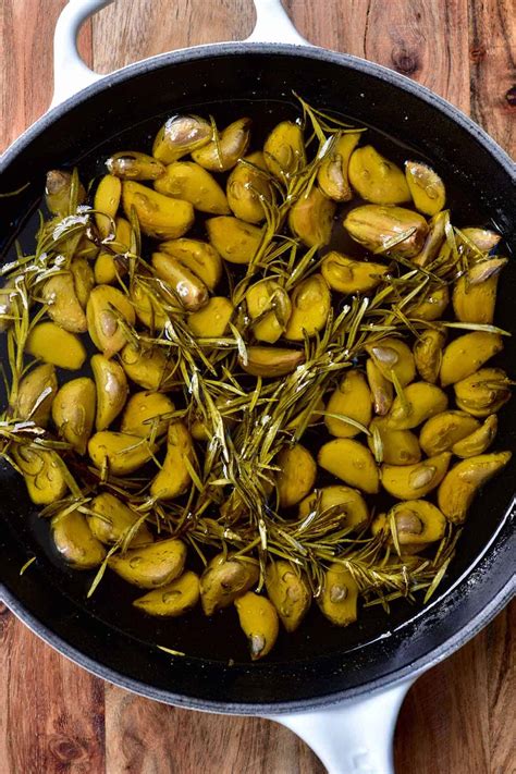 How To Make Garlic Confit (& Garlic Oil) - Alphafoodie