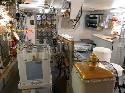 USS Missouri (BB-63) | Inside stern main turret (#3). Pearl … | Flickr