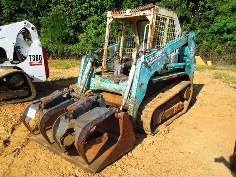 TAKEUCHI TL26 SKID STEER LOADER