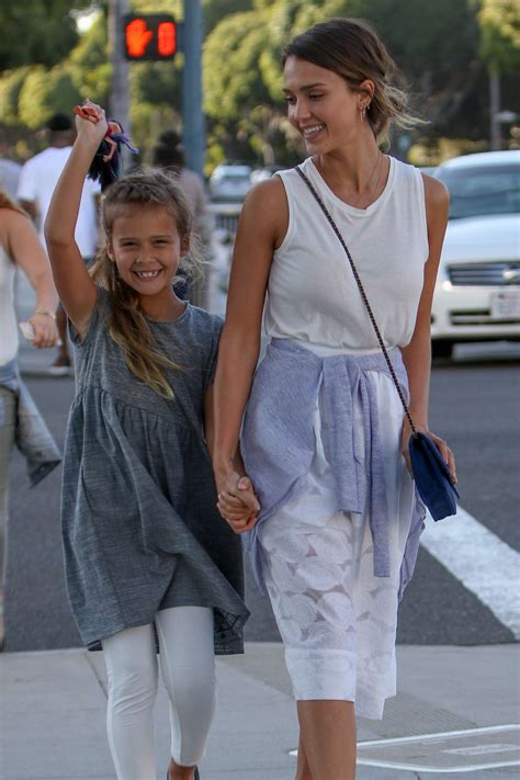 Jessica Alba – Shopping with her daughter in Los Angeles – GotCeleb