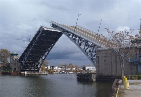 bascule-bridge – Liberal Dictionary