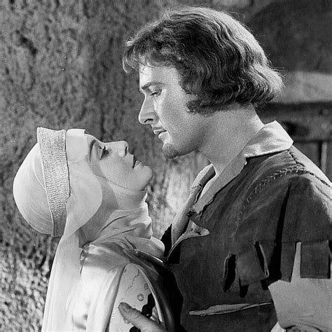 Olivia de Havilland and Errol Flynn in The Adventures of Robin Hood | Old hollywood movies, Old ...