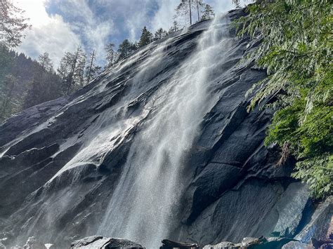 21 Breathtaking Waterfalls in Washington State to See - Postcards to ...