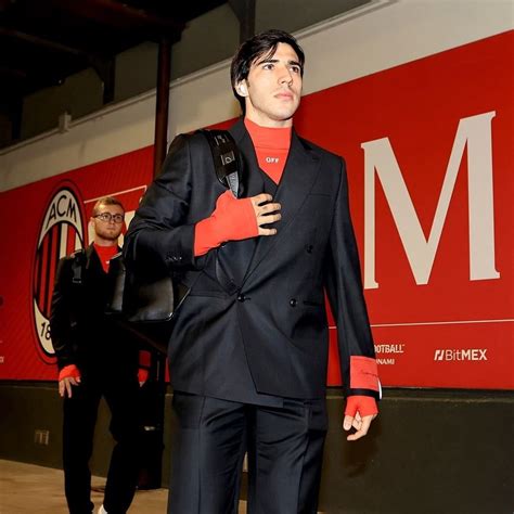 Off White Experiments For AC Milan’s Pre-Match Look | Soccer Laduma