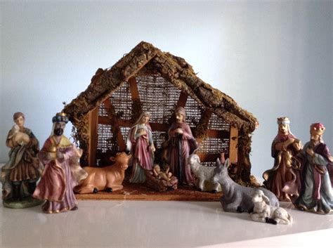 Vintage Porcelain Nativity Set With Stable Christmas Nativity