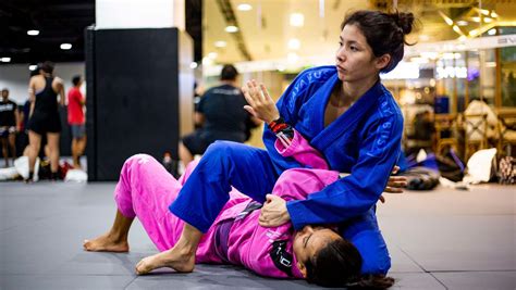 Jiu Jitsu Mount Defense | Jiu jitsu, Bjj, Martial arts women