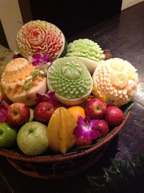 Sculptures de fruits à la thaïlandaise. | Sculptures de fruits, Fruits, Gourmandise