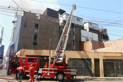 Un día después del nuevo incendio en Mesa Redonda| Galería Fotográfica ...