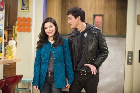 iCarly actor Drew Roy teases his revival show return as Griffin, Pee ...