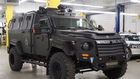 Winnipeg police show off new armoured vehicle - Manitoba - CBC News