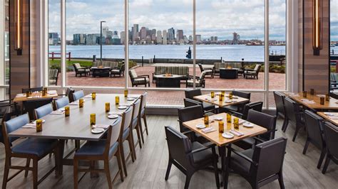 Harborside Grill and Patio in Boston Harbor | Hyatt Regency Boston Harbor