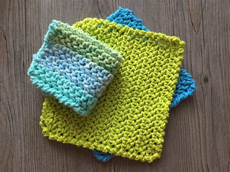 Easy Herringbone Dishcloth - Free Crochet Pattern | Rich Textures Crochet