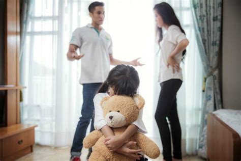 10 Dampak Perceraian bagi Anak dan Tips Menjaga Kesehatan Mentalnya