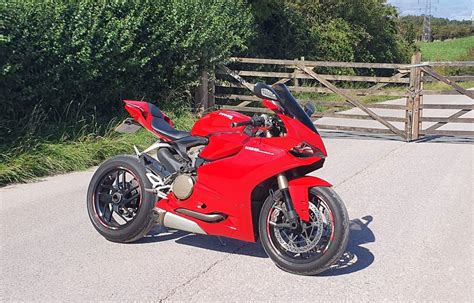 Ducati 1199 Panigale Review - An incredible experience | FrontWheelUp.Com