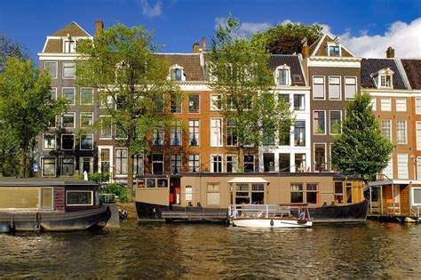 Visiting a Canal House in Amsterdam - Starboard Boats