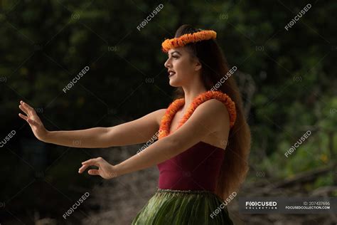 Portrait of hawaii hula dancer in costume — 20s, pretty - Stock Photo ...