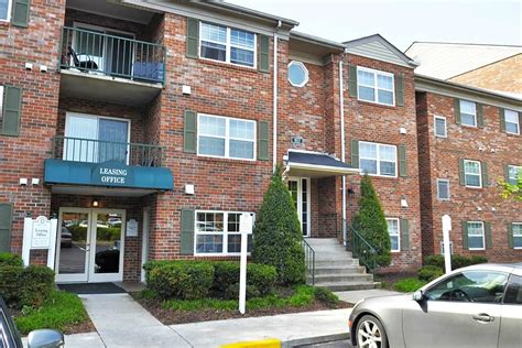 Crofton Village Apartments - Crofton, MD 21114