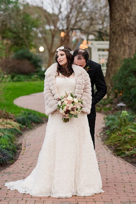 Romantic Winter Barn Wedding | Glamour & Grace